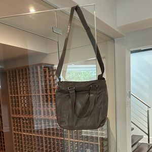 Mo851 bag in taupe